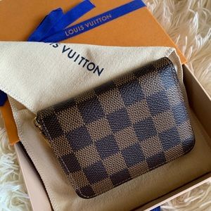 Louis Vuitton compact zippy coin wallet